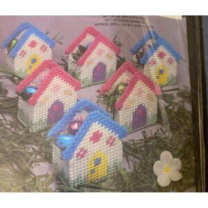 Needlecraft Ala Mode Vintage New Plastic Canvas Kit Cottages Houses Set of 6 NIP